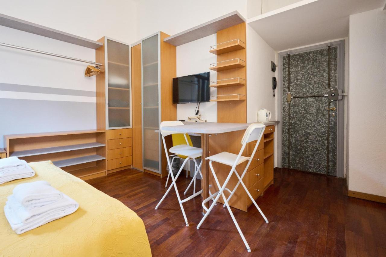 Artist Nadia'S Apartment In Porta Vercellina Milan Extérieur photo