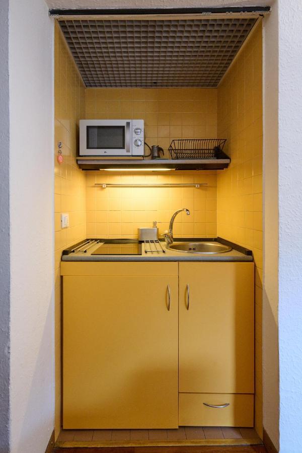 Artist Nadia'S Apartment In Porta Vercellina Milan Extérieur photo